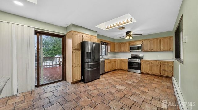 14 Carteret Street, Port Reading, NJ 07064