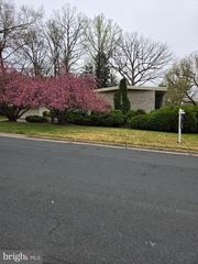 7146 RIVER RD, Bethesda, MD 20817