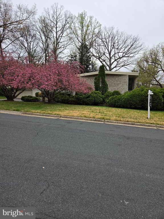 7146 RIVER RD, Bethesda, MD 20817