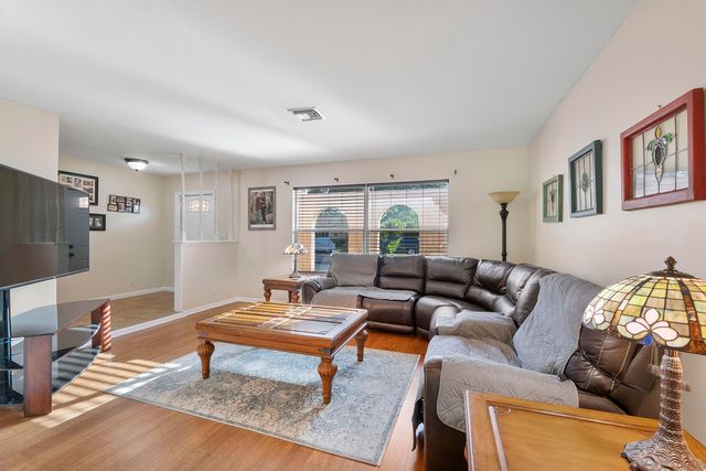 4020 NW 113th Avenue, Coral Springs, FL 33065