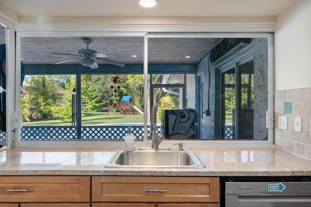 4020 NW 113th Avenue, Coral Springs, FL 33065