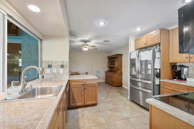 4020 NW 113th Avenue, Coral Springs, FL 33065