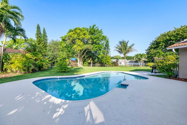 4020 NW 113th Avenue, Coral Springs, FL 33065