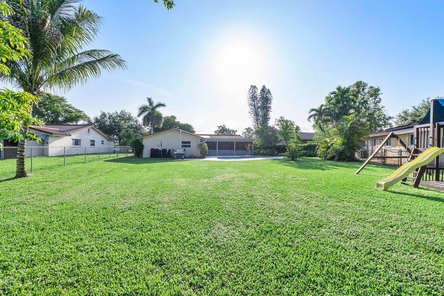 4020 NW 113th Avenue, Coral Springs, FL 33065