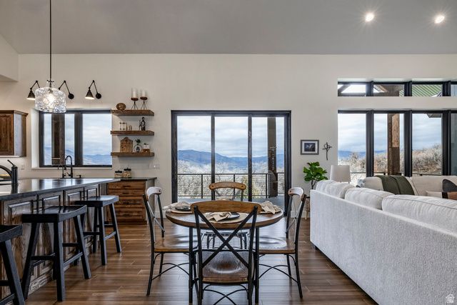 5842 OLD SNOWBASIN RD, Huntsville, UT 84317