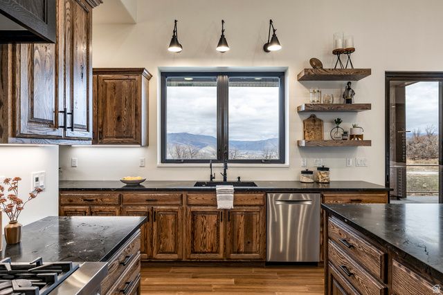 5842 OLD SNOWBASIN RD, Huntsville, UT 84317