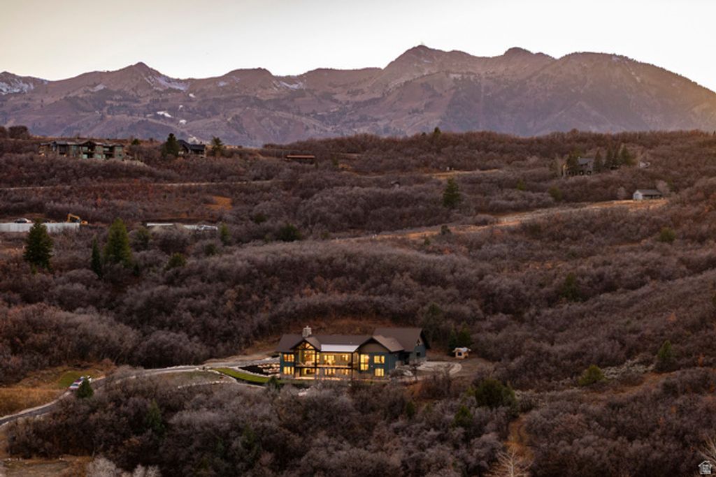 Image 2 of property listing at 5842 OLD SNOWBASIN RD, Huntsville, UT 84317