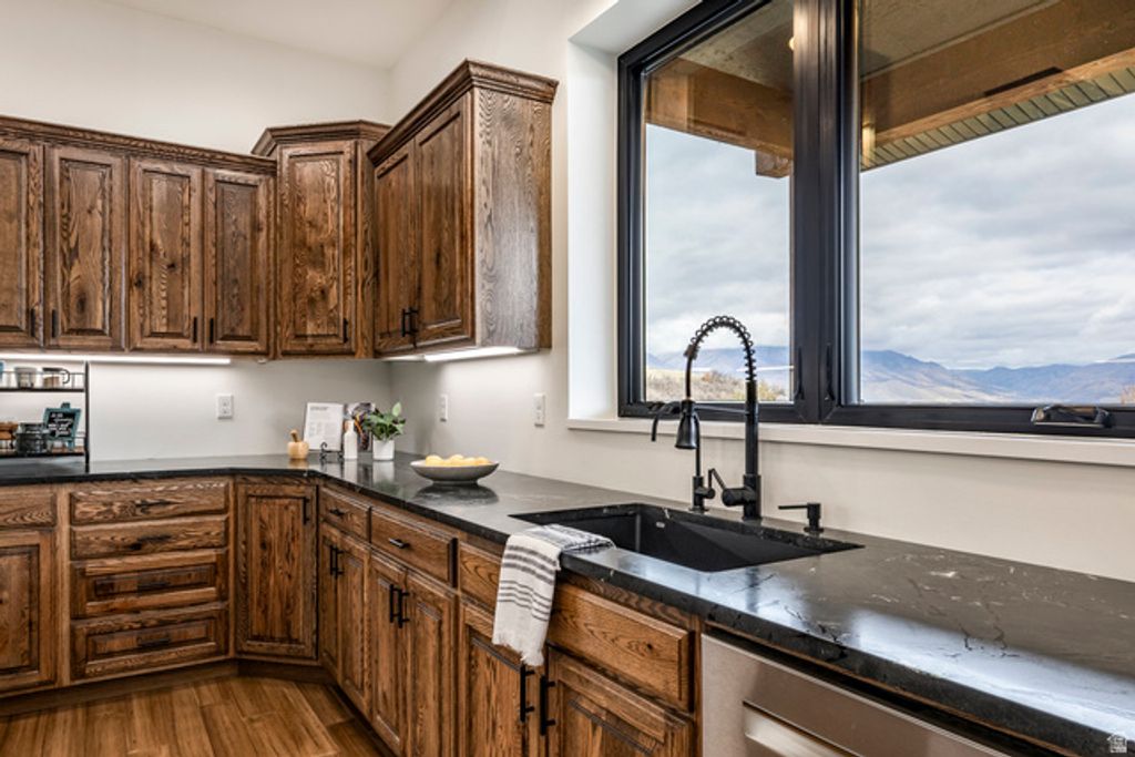 Image 20 of property listing at 5842 OLD SNOWBASIN RD, Huntsville, UT 84317