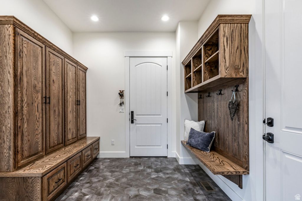 Image 33 of property listing at 5842 OLD SNOWBASIN RD, Huntsville, UT 84317