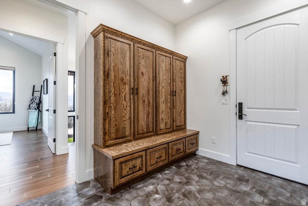 Image 34 of property listing at 5842 OLD SNOWBASIN RD, Huntsville, UT 84317