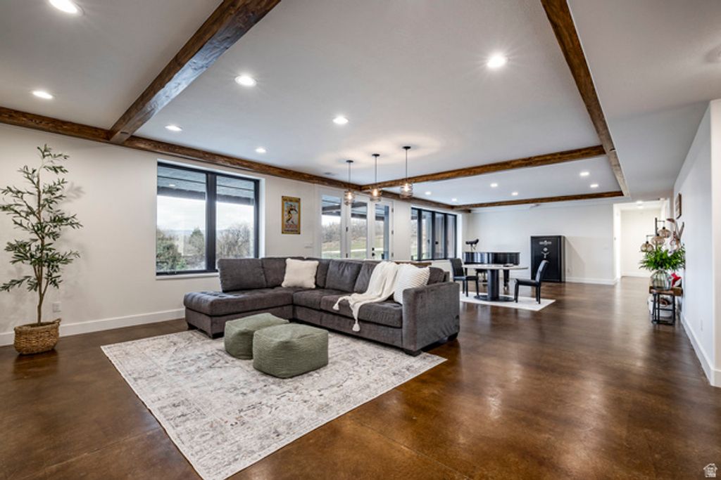 Image 36 of property listing at 5842 OLD SNOWBASIN RD, Huntsville, UT 84317