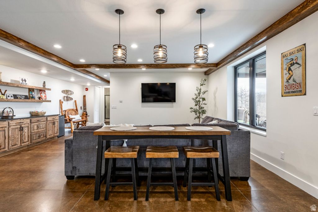 Image 39 of property listing at 5842 OLD SNOWBASIN RD, Huntsville, UT 84317