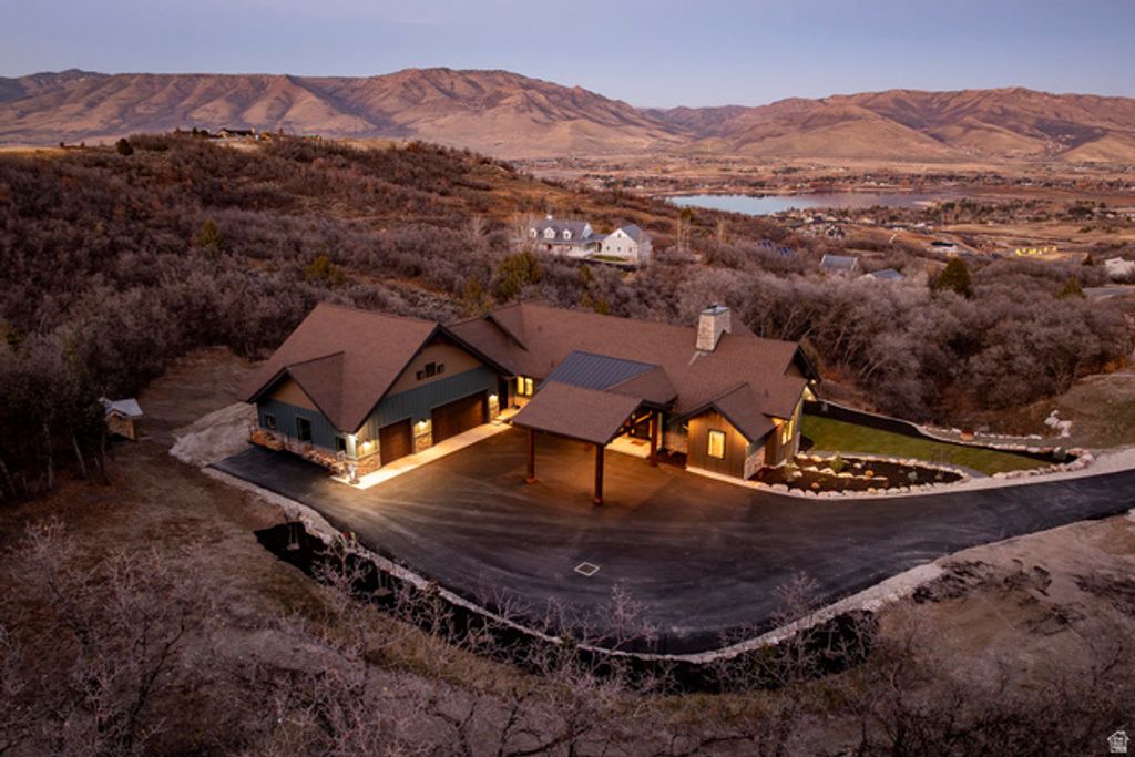 Image 7 of property listing at 5842 OLD SNOWBASIN RD, Huntsville, UT 84317