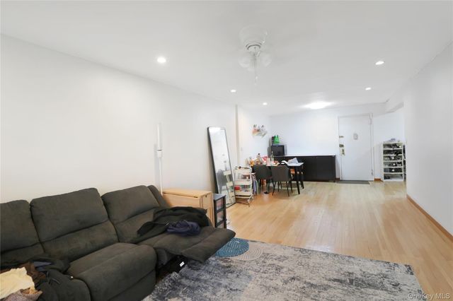 4125 Kissena Boulevard 2T, Flushing, NY 11355