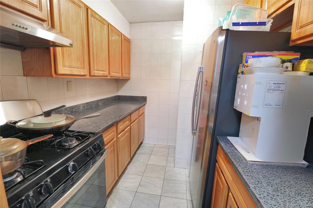 4125 Kissena Boulevard 2T, Flushing, NY 11355