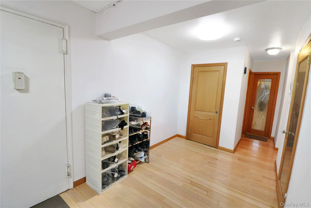 4125 Kissena Boulevard 2T, Flushing, NY 11355 — photo 2