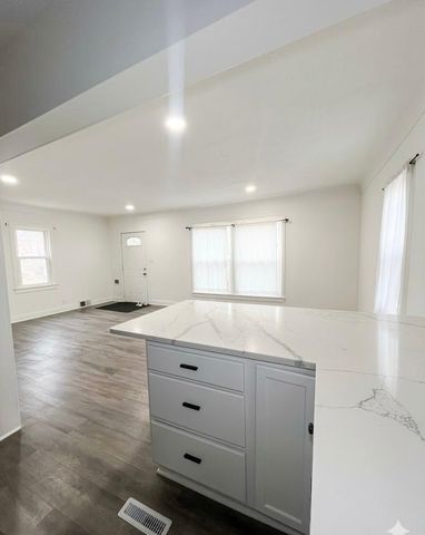 3550 Logan Avenue N, Minneapolis, MN 55412