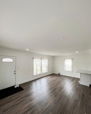 3550 Logan Avenue N, Minneapolis, MN 55412