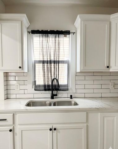 3550 Logan Avenue N, Minneapolis, MN 55412