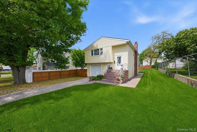 380 Sheridan Street, Westbury, NY 11590