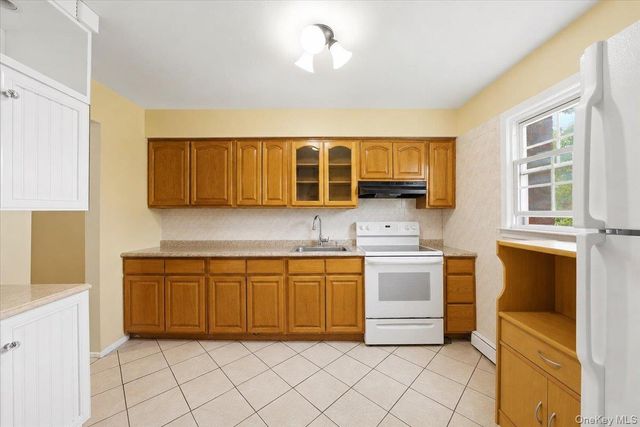 380 Sheridan Street, Westbury, NY 11590