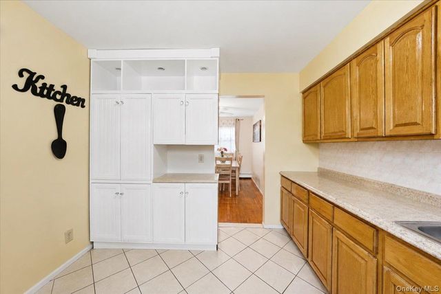 380 Sheridan Street, Westbury, NY 11590