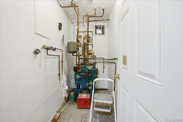 380 Sheridan Street, Westbury, NY 11590