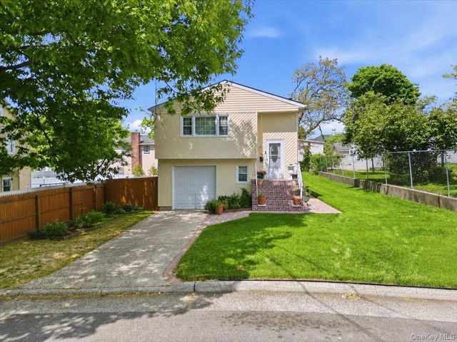 380 Sheridan Street, Westbury, NY 11590