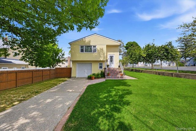 380 Sheridan Street, Westbury, NY 11590