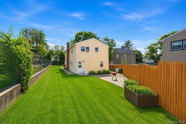 380 Sheridan Street, Westbury, NY 11590