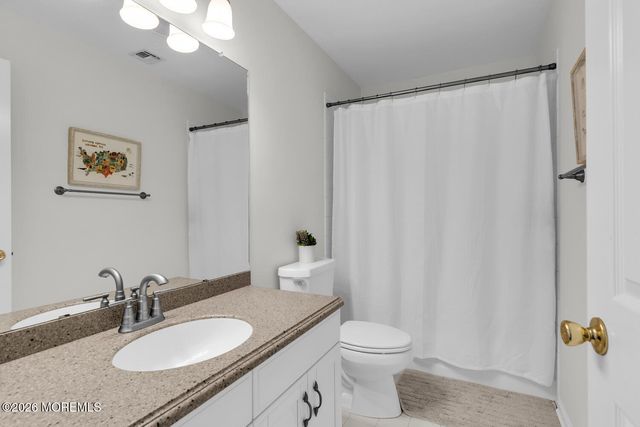 28 Presidential Path, Middletown, NJ 07748