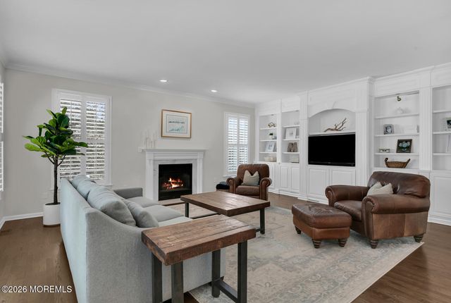 28 Presidential Path, Middletown, NJ 07748