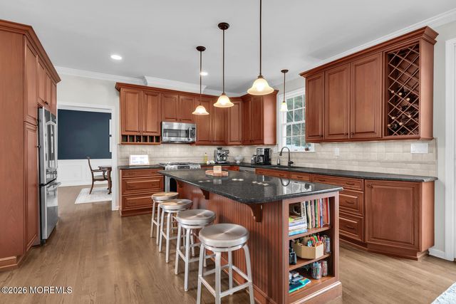 28 Presidential Path, Middletown, NJ 07748