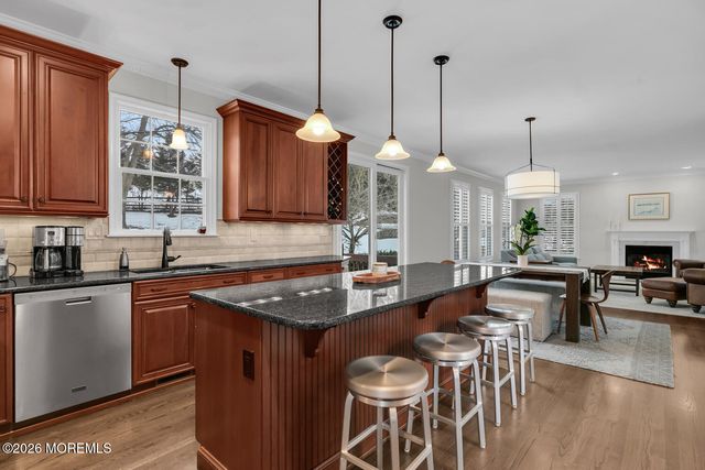 28 Presidential Path, Middletown, NJ 07748