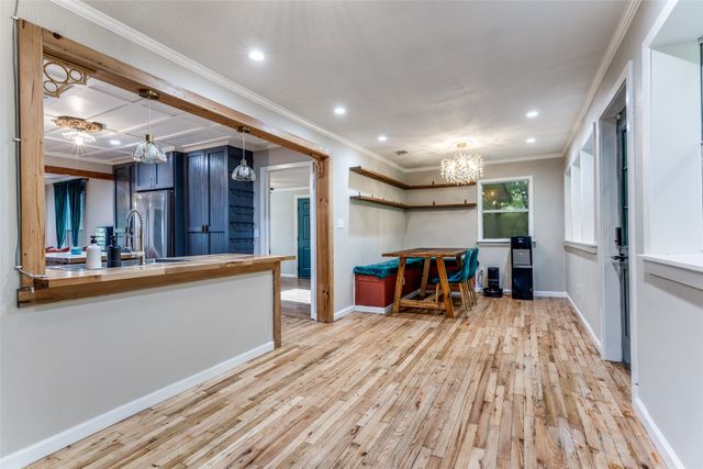 809 S Lamar Street, Weatherford, TX 76086
