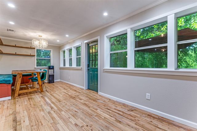 809 S Lamar Street, Weatherford, TX 76086
