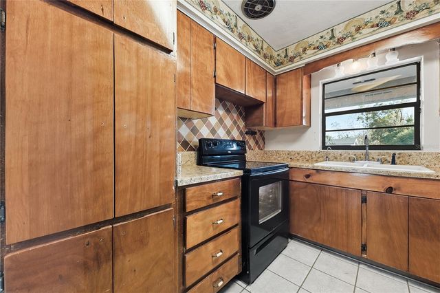 3809 NEEDLES DRIVE, Orlando, FL 32810