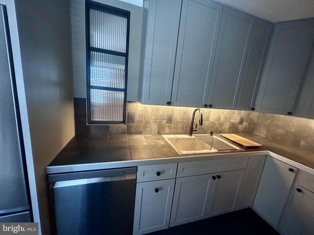 132H THE ORCHARD, East Windsor, NJ 08512