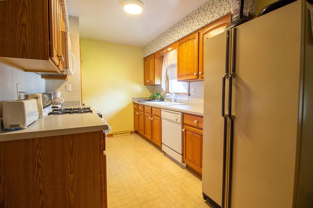 18538 Oak Avenue, Lansing, IL 60438