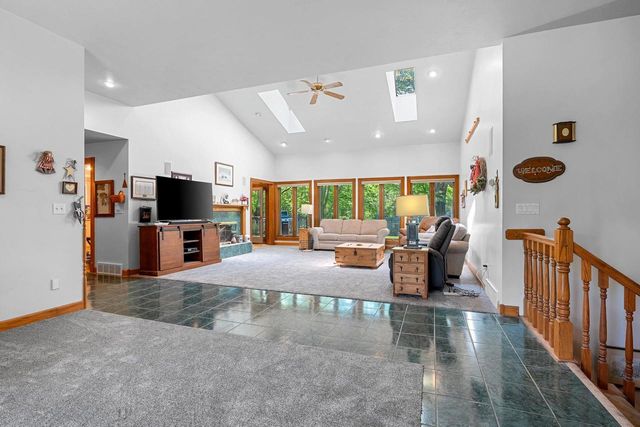 4410 FLAGSTONE COURT, De Pere, WI 54115