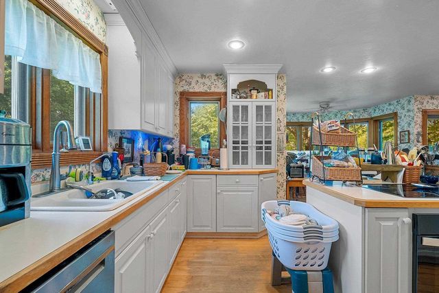 4410 FLAGSTONE COURT, De Pere, WI 54115