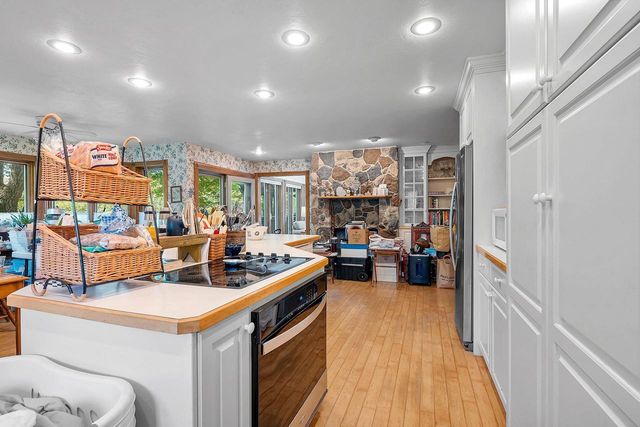 4410 FLAGSTONE COURT, De Pere, WI 54115