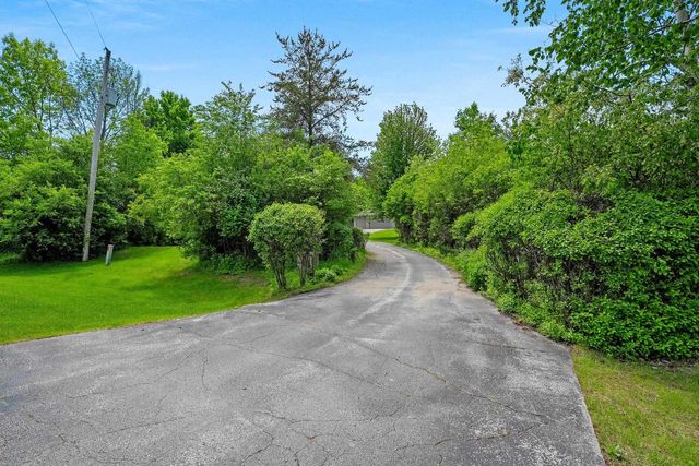 4410 FLAGSTONE COURT, De Pere, WI 54115