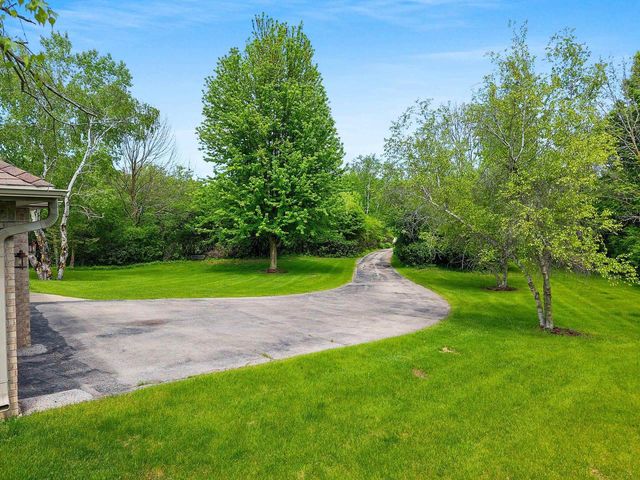 4410 FLAGSTONE COURT, De Pere, WI 54115