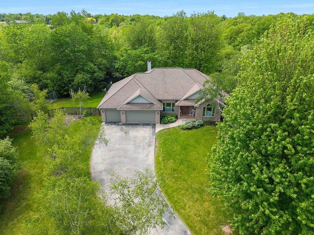 4410 FLAGSTONE COURT, De Pere, WI 54115
