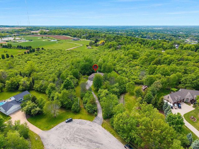 4410 FLAGSTONE COURT, De Pere, WI 54115