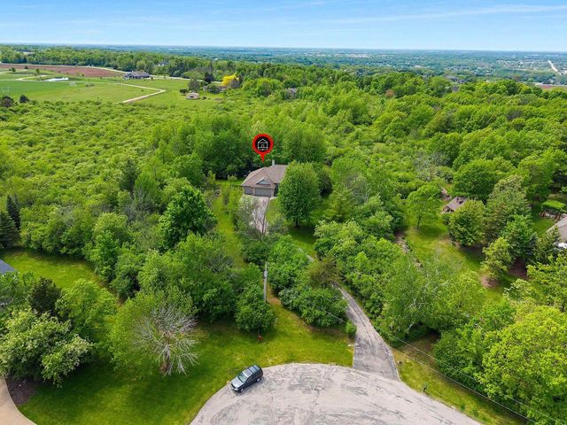 4410 FLAGSTONE COURT, De Pere, WI 54115