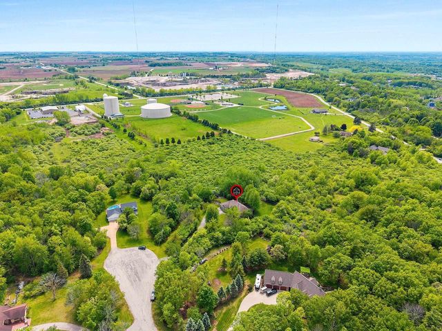 4410 FLAGSTONE COURT, De Pere, WI 54115