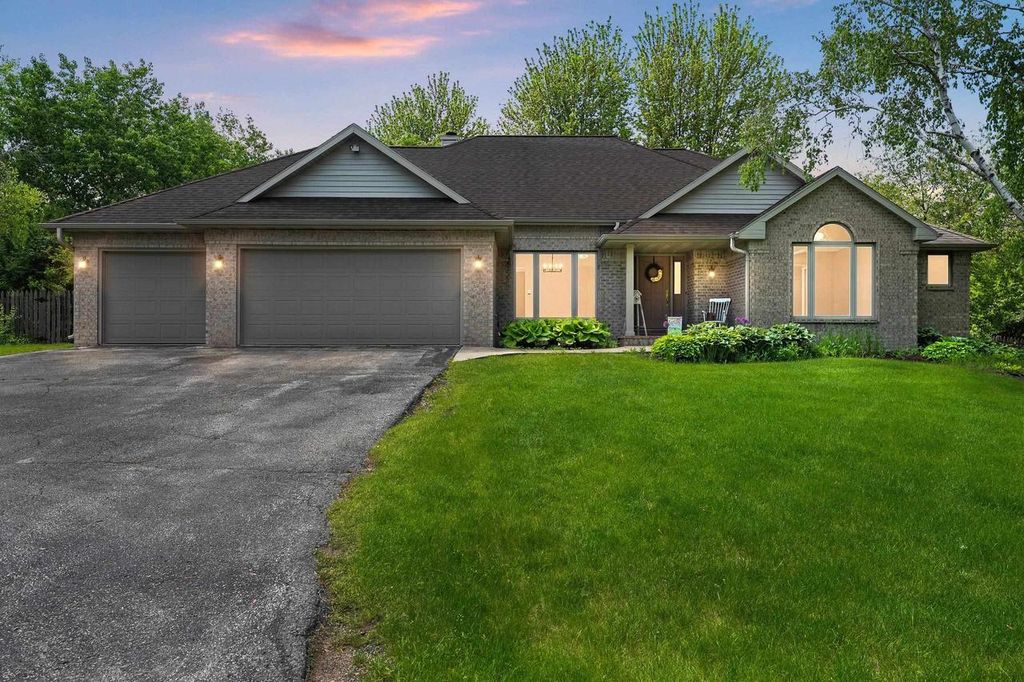 4410 FLAGSTONE COURT, De Pere, WI 54115