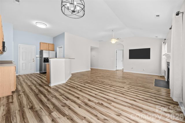 11811 Cheviott Hill Lane, Charlotte, NC 28213